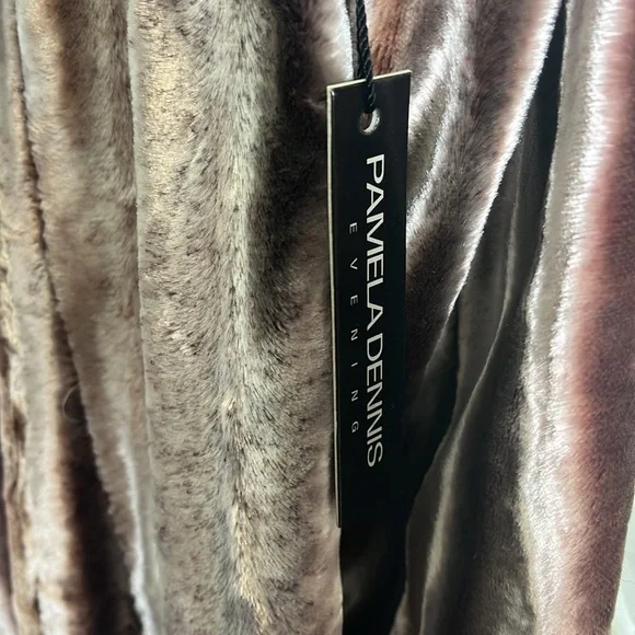 Pamela Dennis Brown Velvet Coat with Fox Fur Trim - Picture 4 of 12